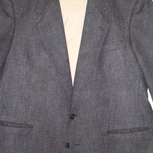 Yves Saint Laurent Classic Vintage Twill Sport Coat. A Timeless Masterpiece.